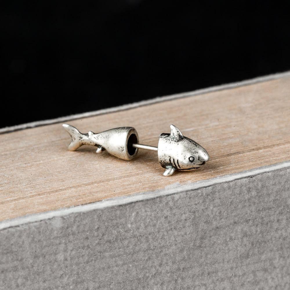 vintage shark fish 925 sterling silver stud earring(single)