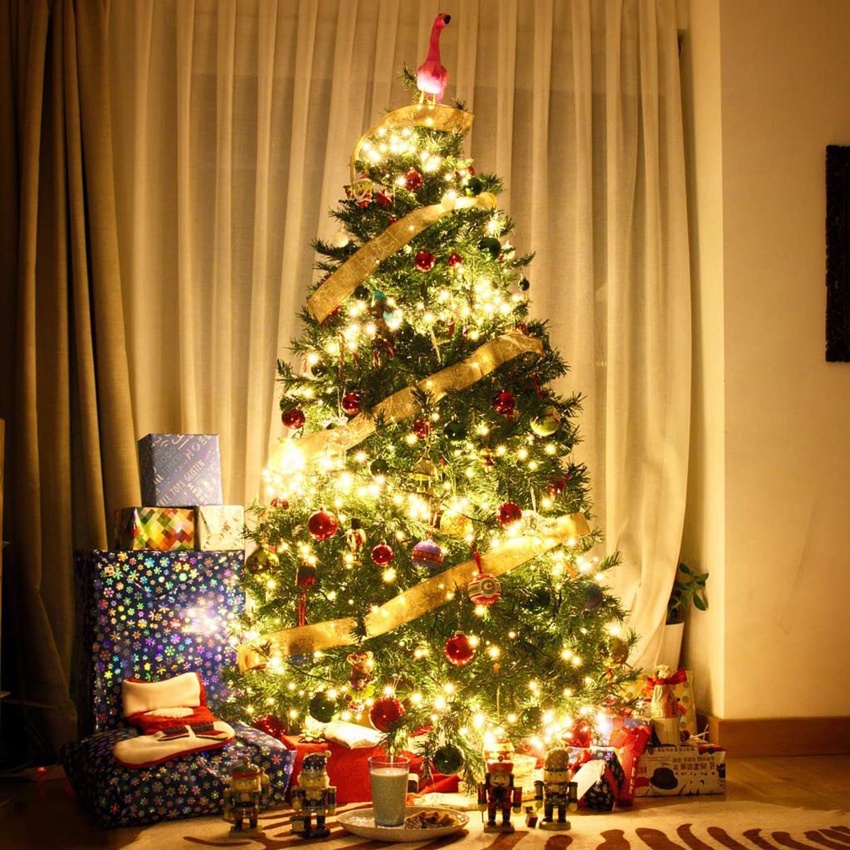 7.5 FT Artificial Christmas Tree, 1300 Tips Full Tree with Christmas Tree Stand