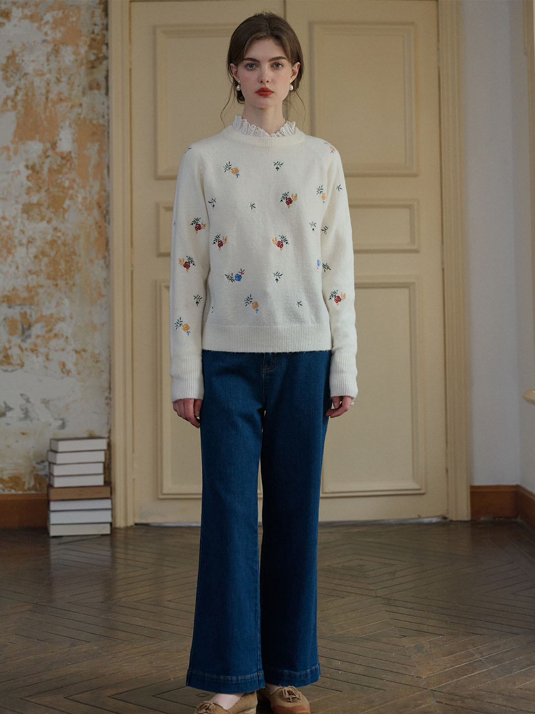 【Final Sale】Melody Floral Embroidery Raglan Sleeve Sweater